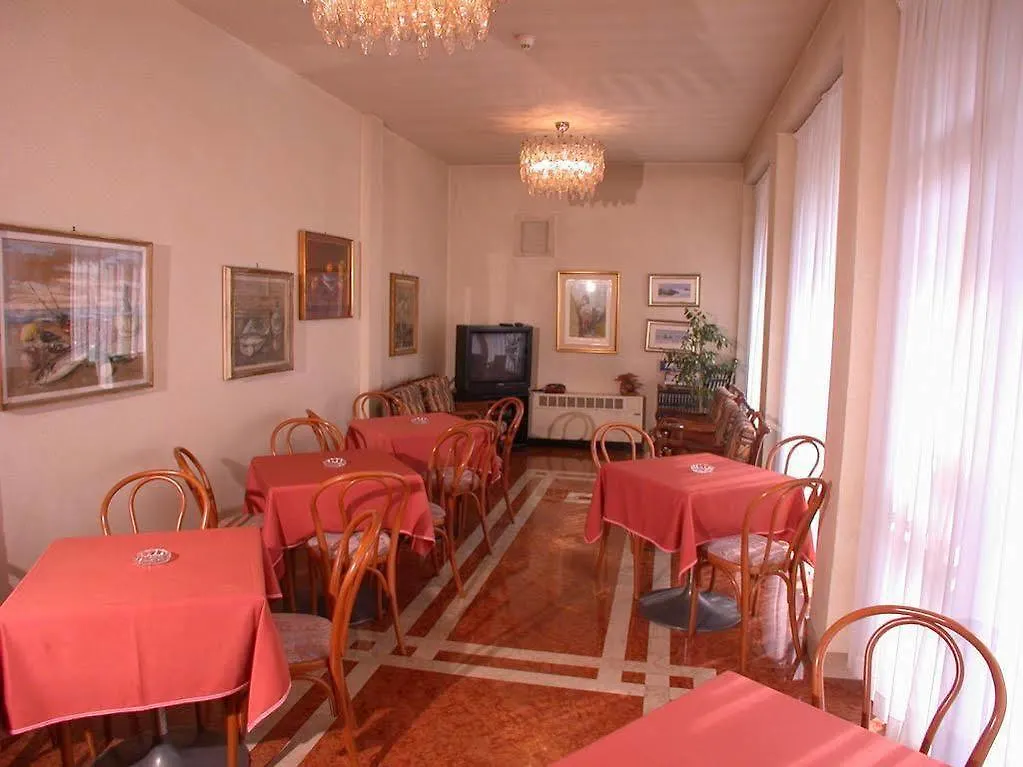 Hotel Belvedere Benátky – Lido 3*,